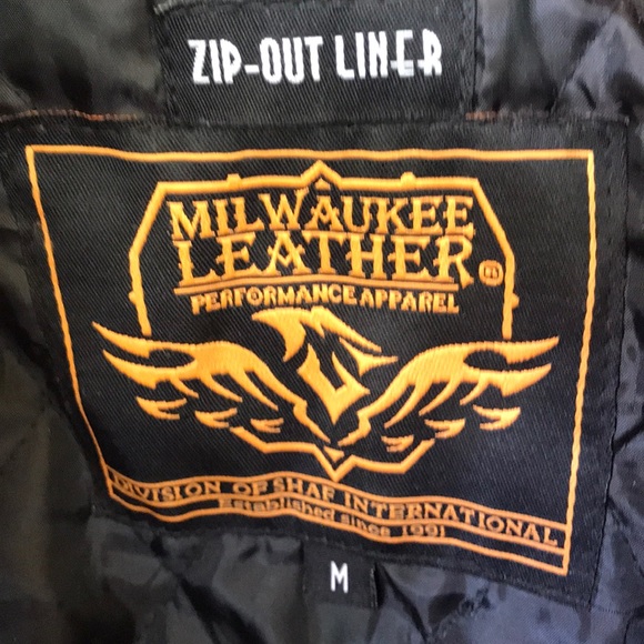 Women’s leather jacket w/2 conceal carry pockets - Picture 4 of 7